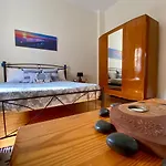 Апартаменты Montsenigos Garden Гоувия
