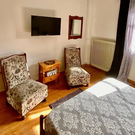 Апартаменты Montsenigos Garden Гоувия